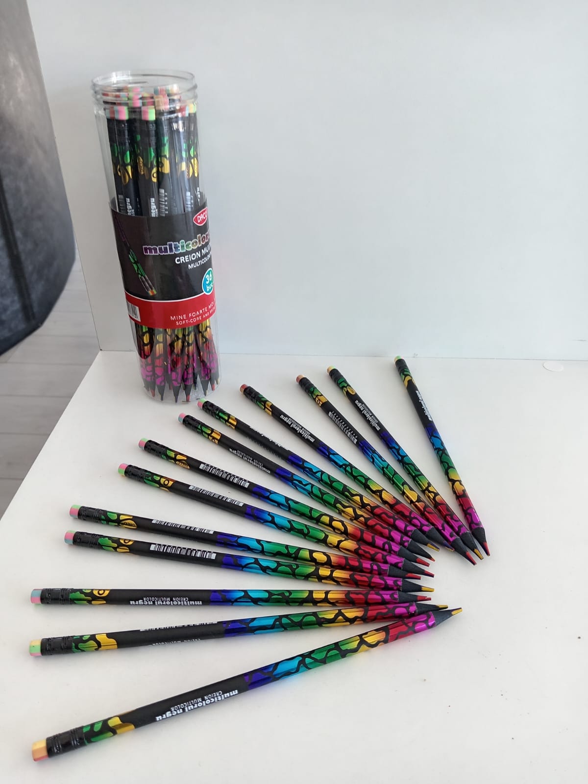 Creion multicolor