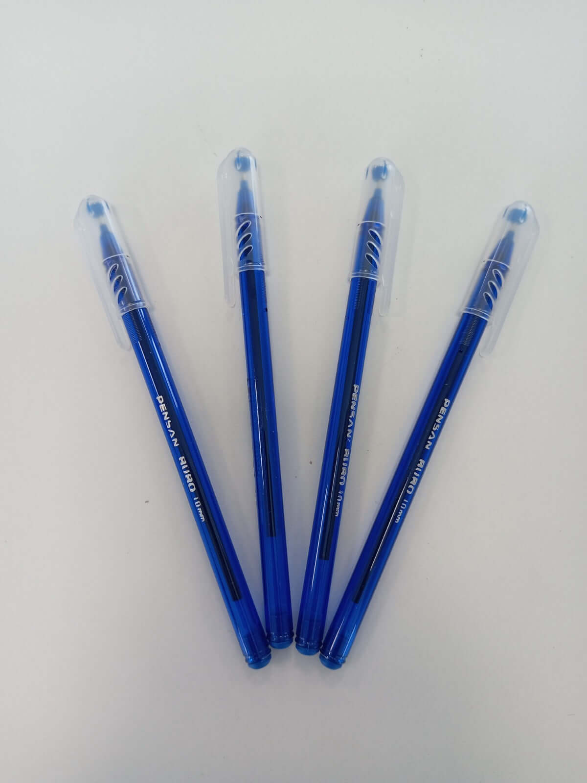 Pixuri Pensan Baro, cu cerneală neagră/ albastră, confortabile și rezistente, ideale pentru scris zilnic la școală sau birou.