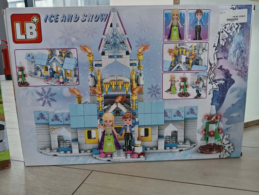 Set LEGO LB Ice and Snow, perfect pentru construirea unor scene de iarnă pline de aventură și distracție creativă pentru copii.