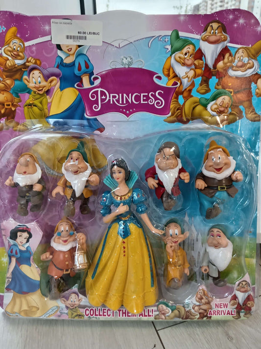 Set jucărie Alba ca Zăpada cu pitici, ideal pentru joacă creativă și povești magice pentru copii.